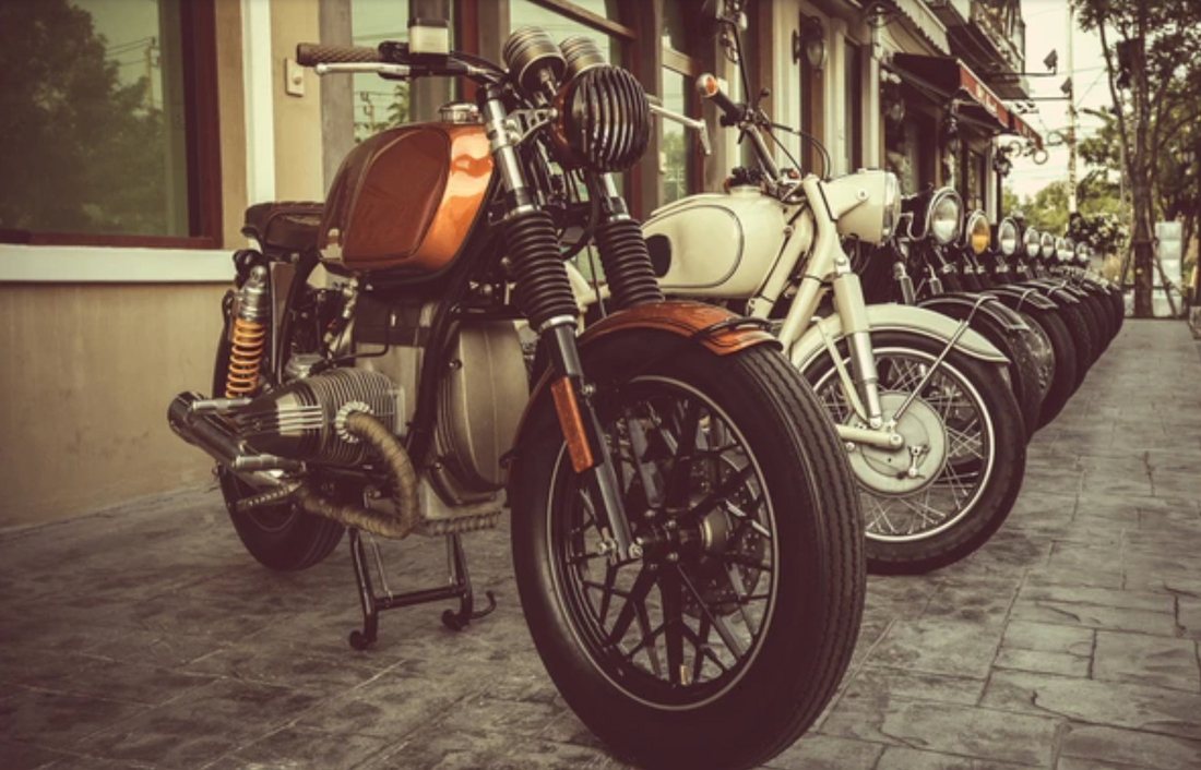 Retro Motoren: De Comeback van Klassieke Motorfietsen in 2025