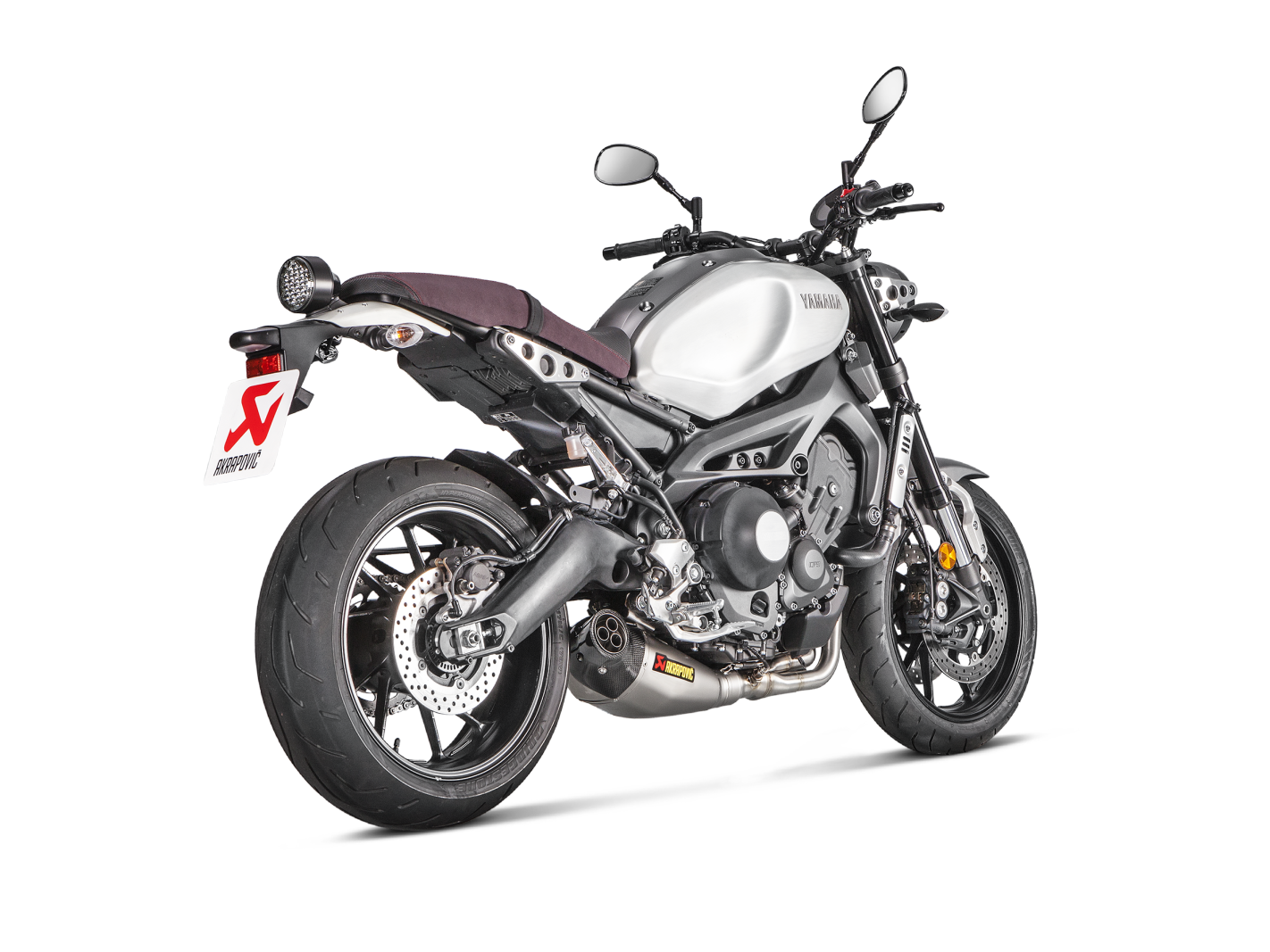 Akrapovič Uitlaat - Yamaha MT-09/FZ-09 2014-2020 | TRACER 900/900 GT/FJ-09 2015-2020 | XSR 900 / GP 2016-2021 - Racing Line (Titanium) - Motor Accessoires