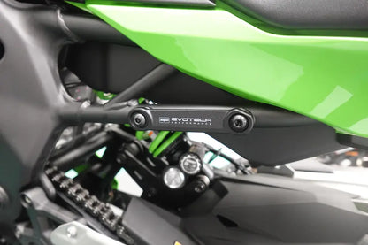 Afdekplaatje duo voetsteun links Evotech Performance Kawasaki ZX6-R ’13-18