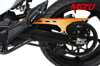 MIZU Kettingbeschermer - KTM 125 Enduro R 2025-2026 | 125 SMC R 2025-2026 en meer - Fly-Serie - Oranje / Zwart
