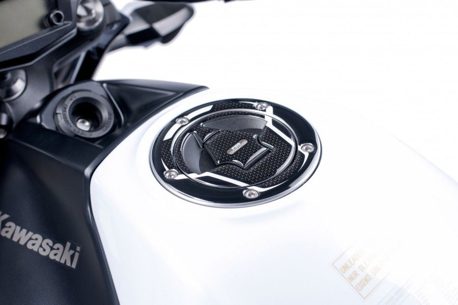 Tankdopcover Puig Voor Kawasaki '06- (5 Gaten) Zwart/Carbon Look