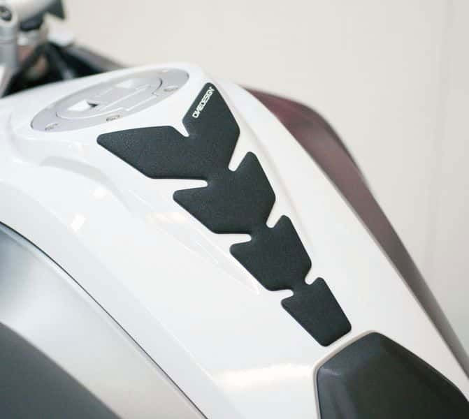 Tankpad Leather Puig Universeel Carbon Look