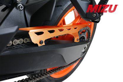 MIZU Kettingbeschermer - KTM 990 Duke 2024-2026 | 990 Duke R 2025-2026 | 990 RC R 2025-2026 - Fly-Serie - Oranje / Zwart