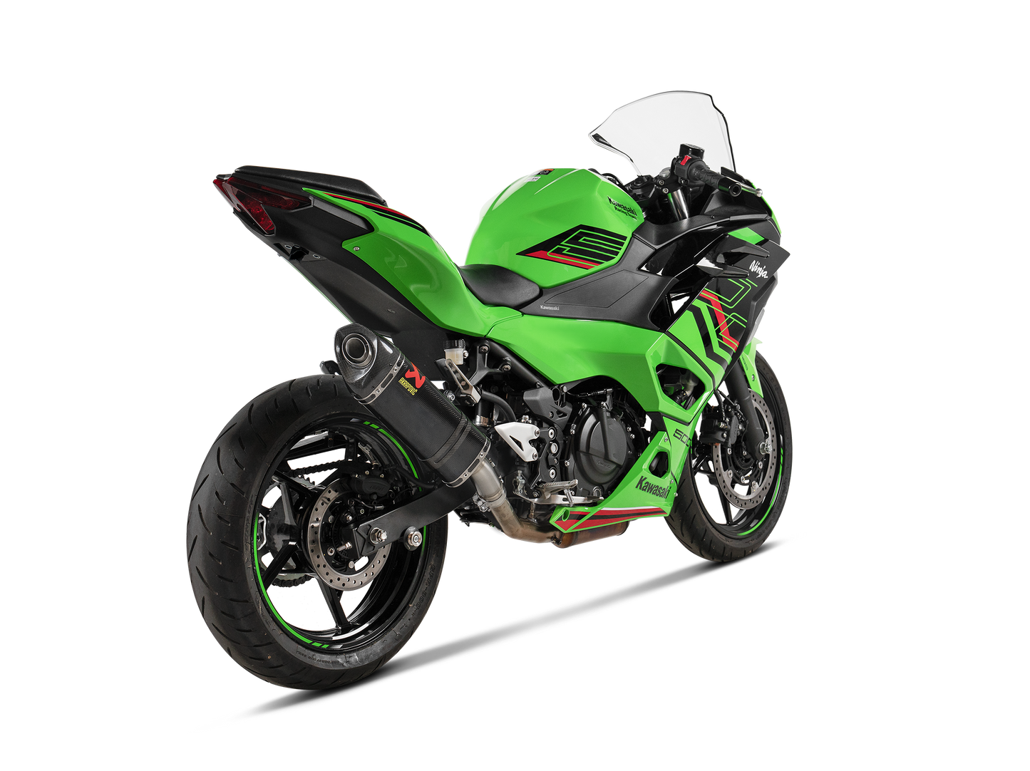 Akrapovič Uitlaat - Kawasaki Ninja 400 2018-2026 | Ninja 500 / Z500 2024-2026 | Z400 2019-2026 - Slip-On Line (Carbon) - Motor Accessoires