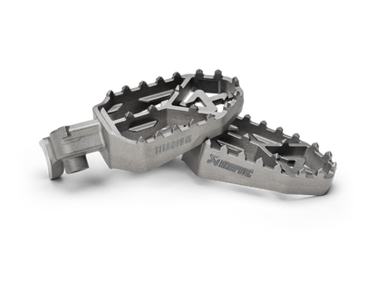 Optionele Akrapovič Uitlaat Accessoires - Yamaha Ténéré 700 2019-2026 - Adventure Footpeg Set (Titanium) - Motor Accessoires