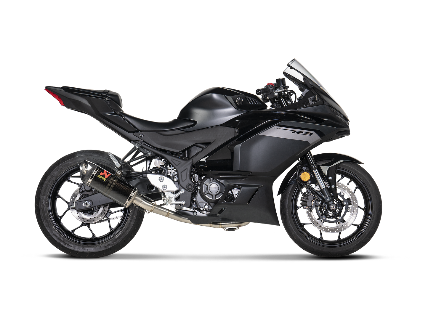 Akrapovič Uitlaat - Yamaha MT-03 2016-2026 | R3 2015-2026 | YZF-R25 2014-2024 - Racing Line (Carbon) - Motor Accessoires