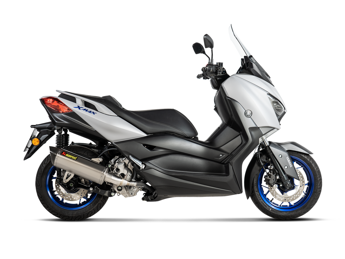 Akrapovič Uitlaat - Yamaha Tricity 300 2021-2024 | XMAX 300 2021-2024 - Slip-On Line (SS) - Motor Accessoires