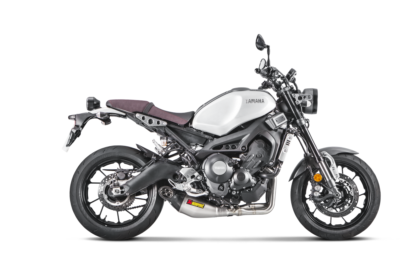 Akrapovič Uitlaat - Yamaha MT-09/FZ-09 2014-2020 | TRACER 900/900 GT/FJ-09 2015-2020 | XSR 900 / GP 2016-2021 - Racing Line (Titanium) - Motor Accessoires