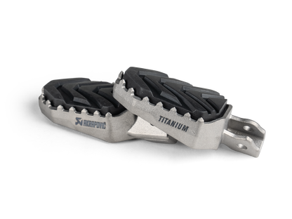 Optionele Akrapovič Uitlaat Accessoires - Kawasaki KLE 500 2026-2026 - Adventure Footpeg Set (Titanium) - Motor Accessoires