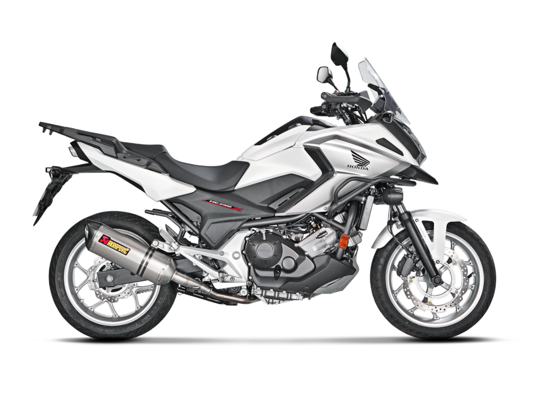 Akrapovic Uitlaat - Motor Accessoires - Honda NC700 / NC750X - 2012 t/m 2020 - Slip-On Line (Titanium)